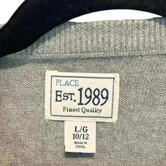 The Children's Place Boys' Large Gray Argyle V-Neck Pullover Sweater - Picture 3 of 4